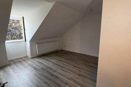 Charmante, sanierte 2-Zimmer-Dachgeschosswohnung mit Garten 2 zimmer