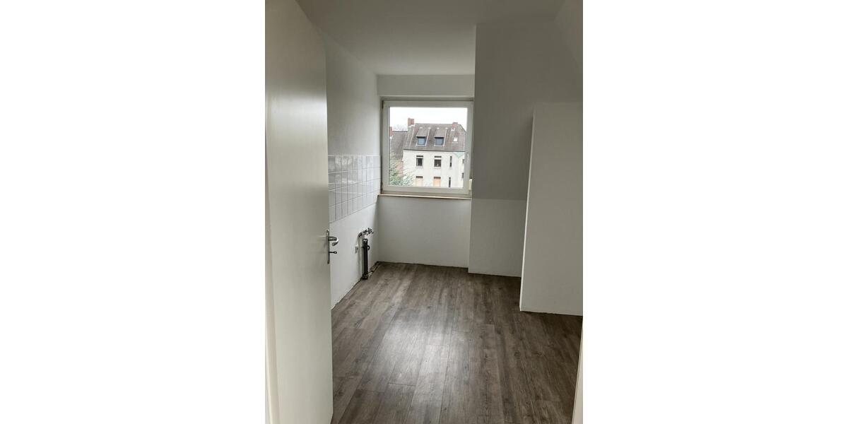 Dachgeschoßwohnung Lünen Brambauer - 3.5 Zimmer, 75 m&sup2;, 420&euro; | Angebot:24565792