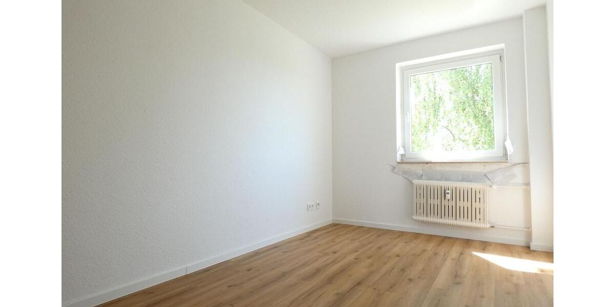 *** Attraktive 3-Zi.-Whg. mit Balkon! Erstbezug nach Sanierung! *** 3 zimmer