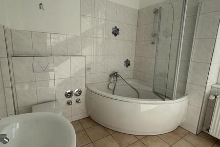 Wohnen am Nordpark. Schöne 2-Zi.-Wohnung mit Küche, Diele, Wannenbad mit Fenster & Sonnen Balkon. 2 zimmer