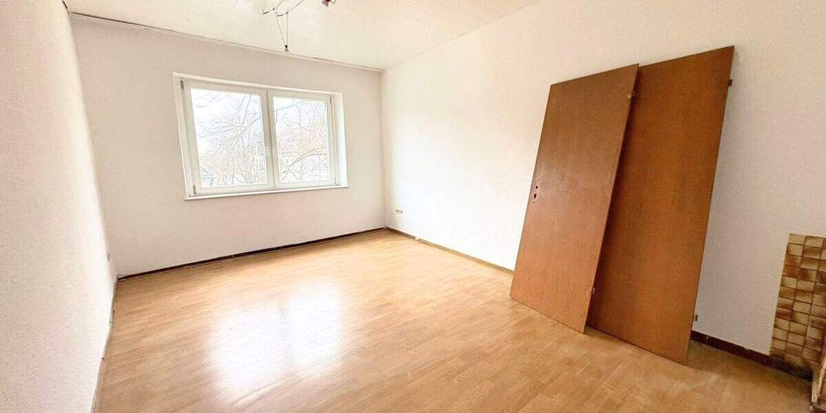 Charmante 5,5-Zimmer Wohnung mit eigenem Garten 5 zimmer