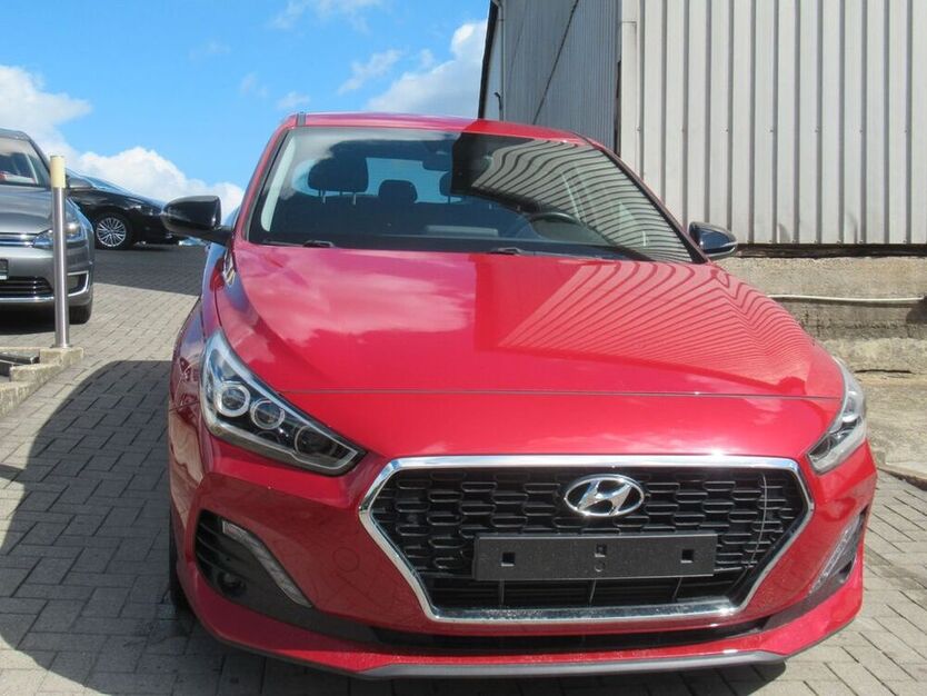 i30