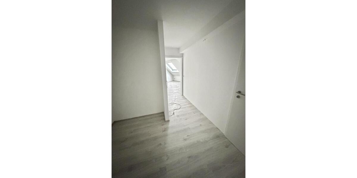 Dachgeschoßwohnung Wuppertal Unterbarmen - 5 Zimmer, 85 m&sup2;, 800&euro; | Angebot:25395285