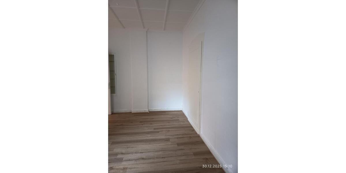 Ladenlokal O.-E zentrale Lage mit Gartennutzung zimmer