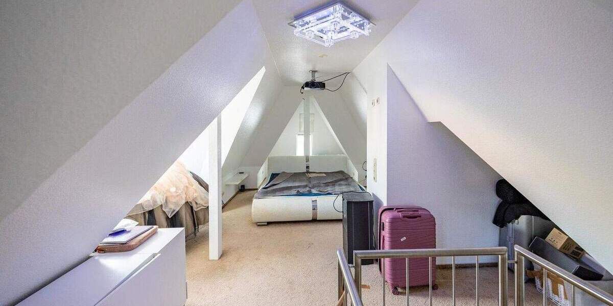 Wohnen in der Gartenstadt mit schönem Garten, Palmen, Garage 6 zimmer