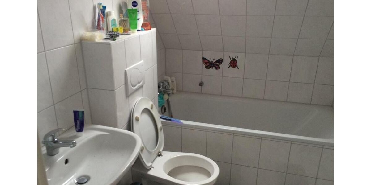 Wohnzimmer, Küche, 2 Schlafzimmer, Diele, Bad, Keller DG Bulmke 4 zimmer