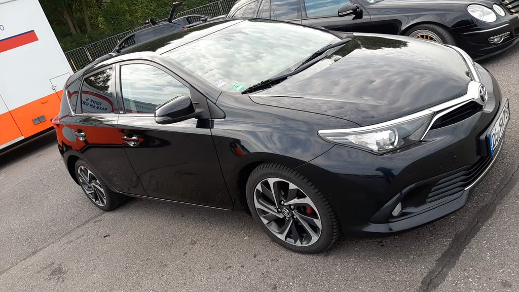 Toyota Auris 195.000 km 8.600 &euro; Bochum 44801