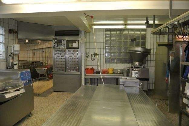 Citylage Mülheim-Mitte Wohn-und Geschäftshaus-Mehrfamilienhaus mit 11 Wohnungen und zwei Gewerbeeinheiten 2 zimmer