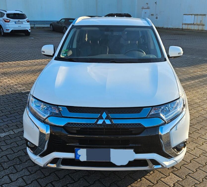 Plug-in Hybrid Outlander