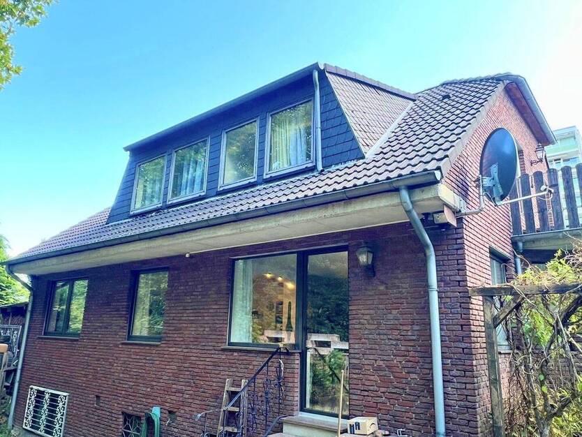 Praktisches Zweifamilienhaus mit Ausblick ins Grüne