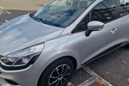 Renault Clio 88.000 km 8.600 &euro; Wuppertal 42289