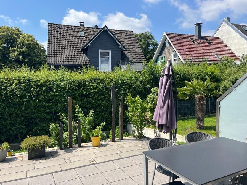 **Stilvolle, moderne DHH mit hochwertiger Einbauküche und Garage in Remscheid-Süd**