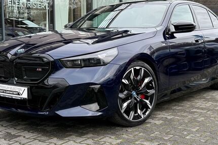 BMW i5 7.691 km 69.930 &euro; Mülheim 45472