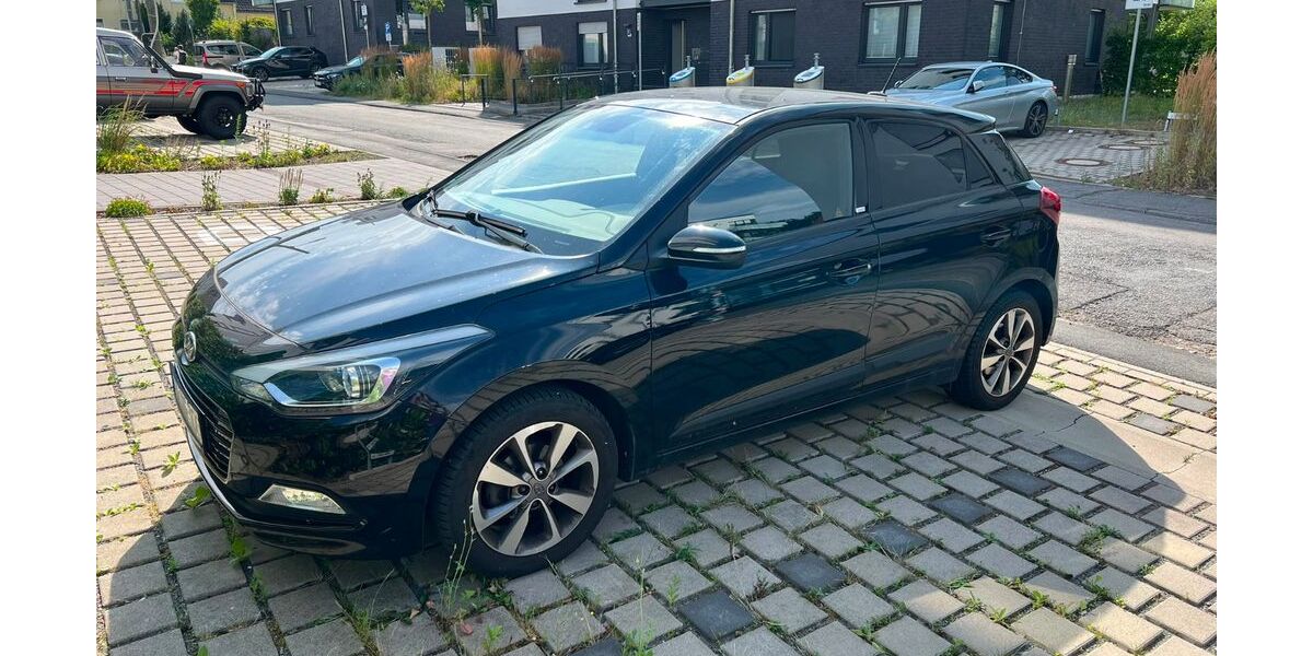 Hyundai i20 93.000 km 8.900 &euro; Bochum 44801
