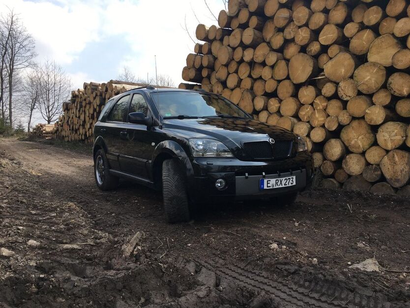 Kia Sorento 251.000 km 3.900 € Essen 45257
