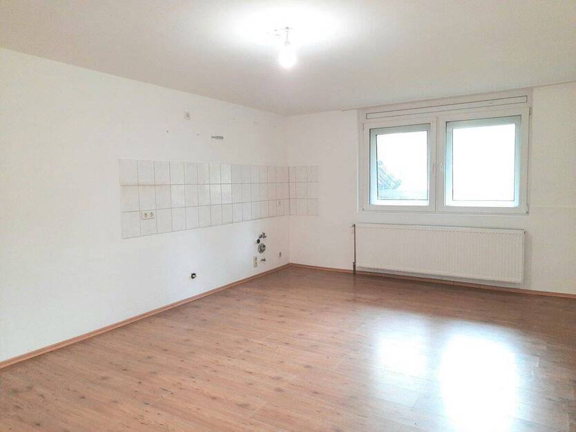 RE-Stuckenbusch! Ideal für Berufspendler: Renoviertes Appartement für berufstätige Einzelperson. 1 zimmer