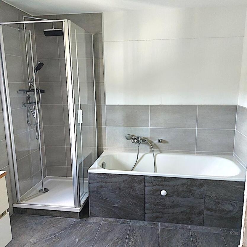 EXKL. Moderne, 4 Z., ETW, 150 qm Wfl., in RUHIHER LAGE (Erbpacht)