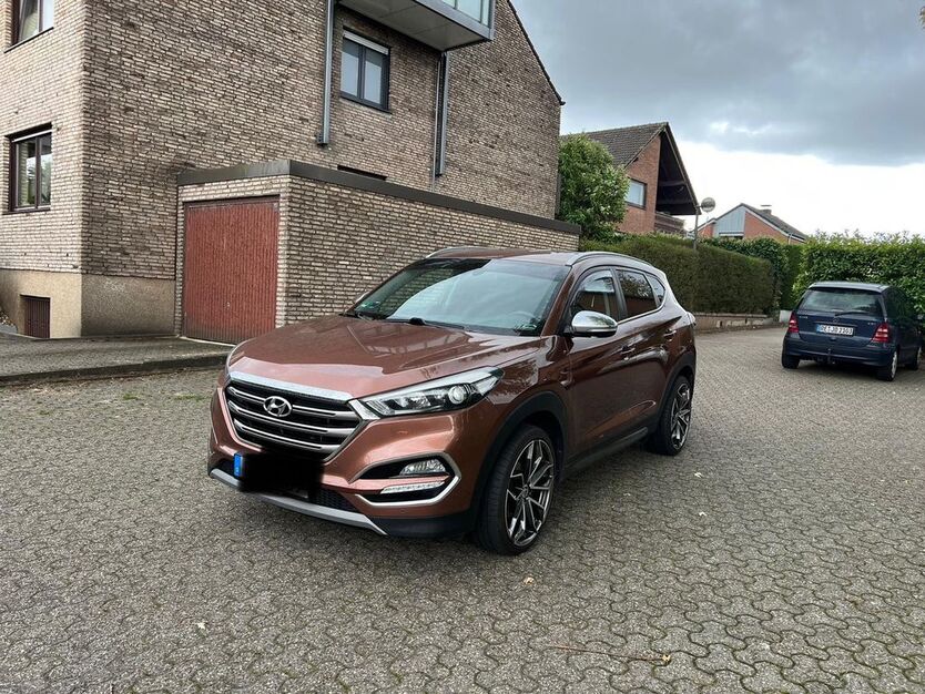 Hyundai TUCSON 114.000 km 14.300 € Recklinghausen 45665