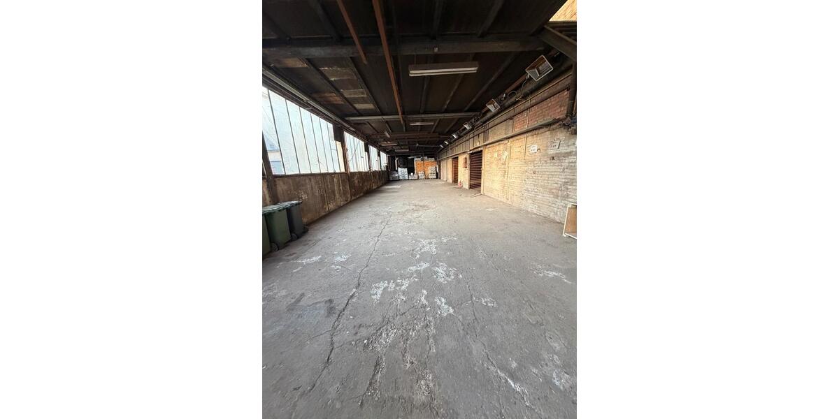 Schrauber Lager Halle zimmer