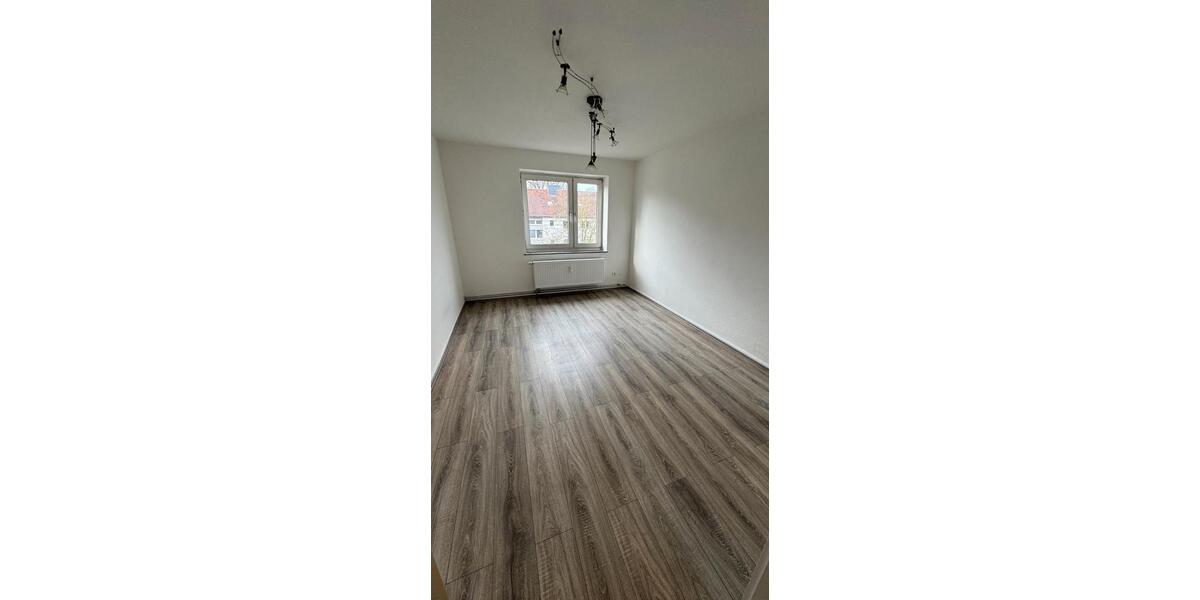 Etagenwohnung Dortmund Innenstadt Nord - 3 Zimmer, 80 m&sup2;, 670&euro; | Angebot:26364771
