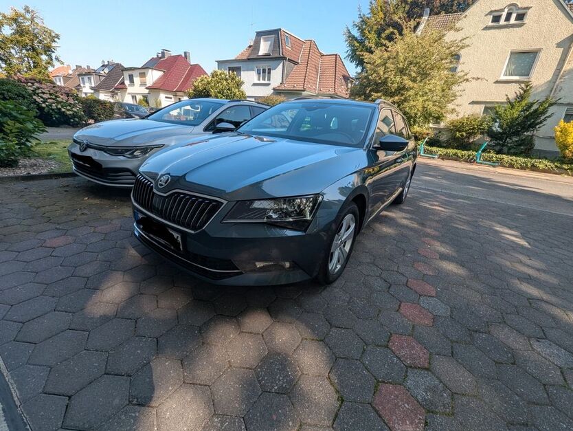 Skoda Superb 125.000 km 16.000 € Recklinghausen 45659