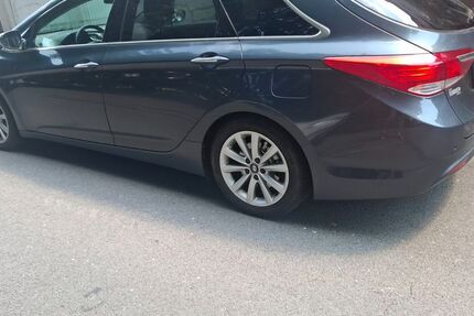 Hyundai i40 280.000 km 3.650 &euro; wuppertal 42277