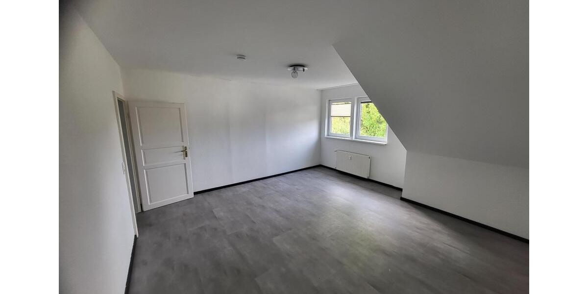 Dachgeschoßwohnung Dortmund Bövinghausen - 4 Zimmer, 120 m&sup2;, 254.000&euro; | Angebot:26393695
