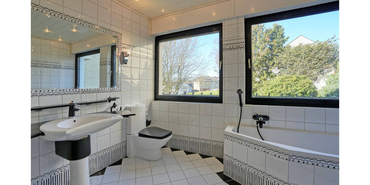 Mehrfamilienhaus, Wohnhaus Bochum Werne - 6 Zimmer, 243 m&sup2;, 725.000&euro; | Angebot:23956632