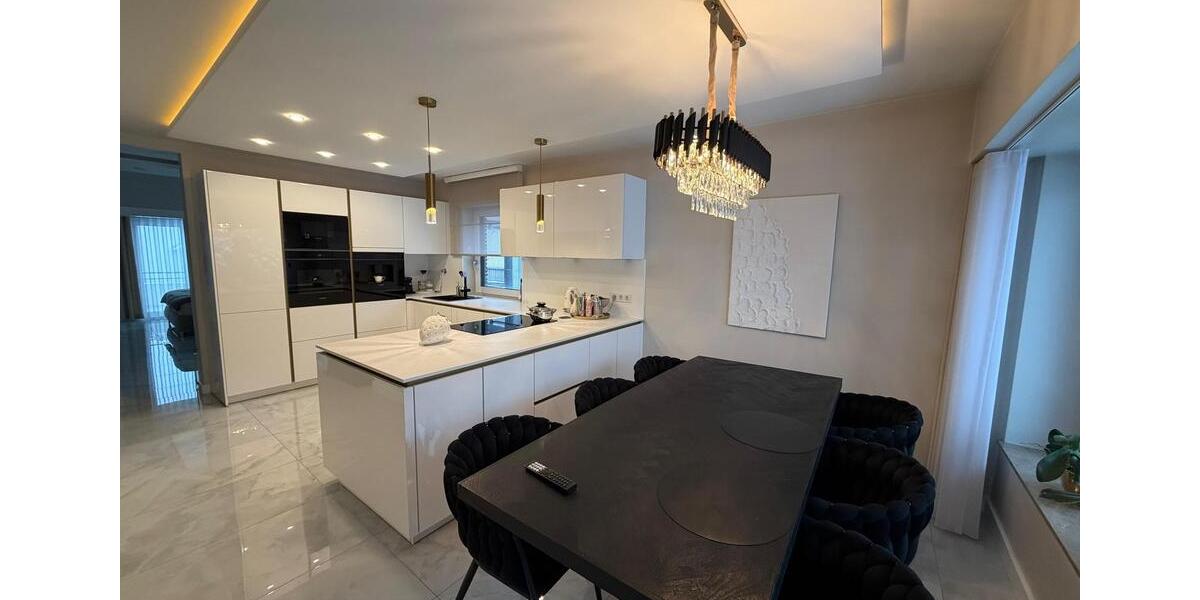 Exklusive und schicke Eigentumswohnung von privatErbpacht 4.5 zimmer