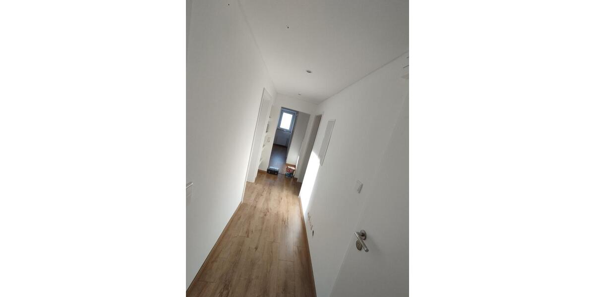 Dachgeschosswohnung ***frisch saniert und Toplage *** 3 zimmer