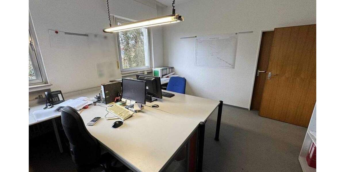 POTENZIALSTARKES BÜROHAUS MIT GARAGEN UND VIEL PLATZ IN DORTMUND BODELSCHWINGH zimmer