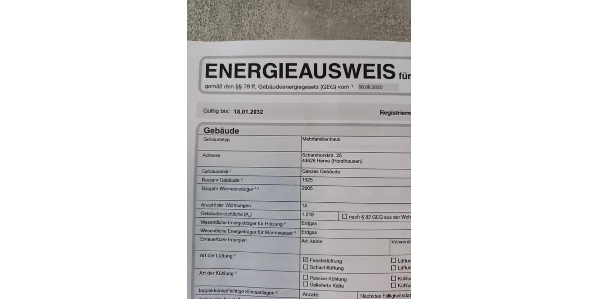 Dachgeschoss Wohnung zu verkaufen 2.5 zimmer