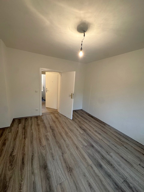 Frisch renovierte 3-Zimmer-Wohnung mit Balkon! zimmer