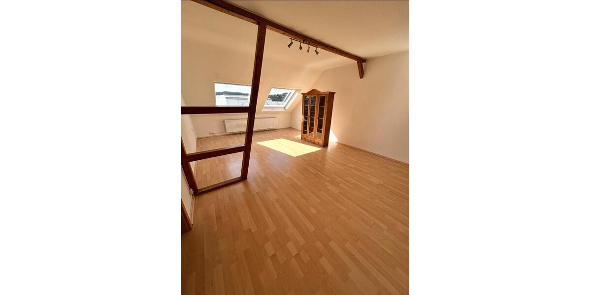 Dachgeschoßwohnung Schwelm - 5 Zimmer, 112 m&sup2;, 670&euro; | Angebot:27542043