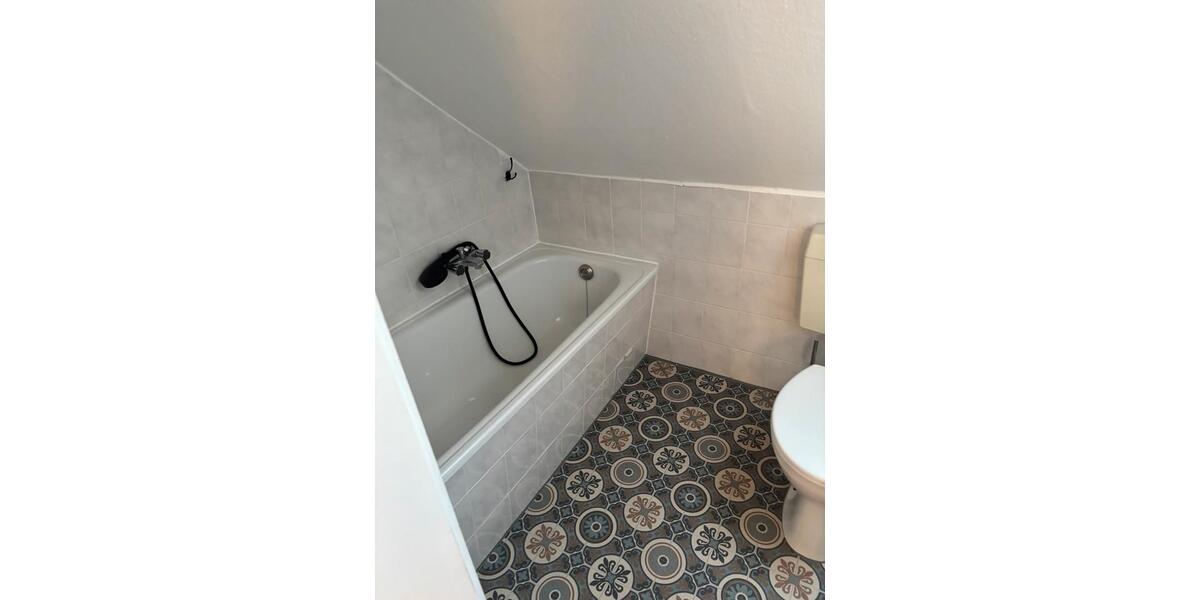 30 m² Dachgeschosswohnung in Essen-Überruhr – ab 01.03. 1 zimmer