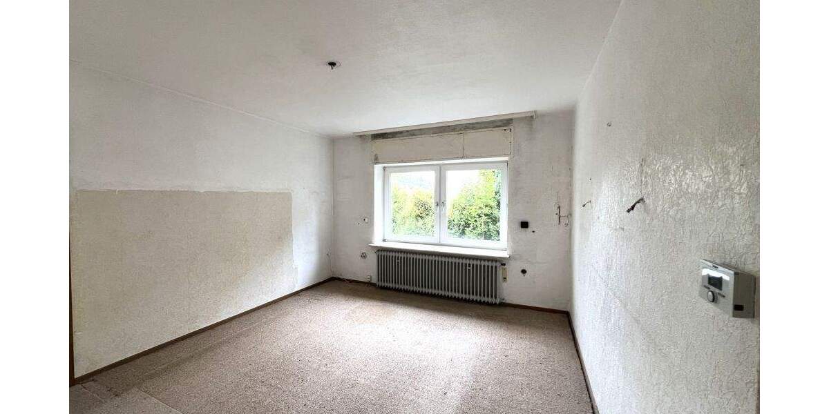 Doppelhaushälfte mit 4 Zi. + Garage auf weitläufigem Gartengrundstück in Dortmund Brackel 5 zimmer