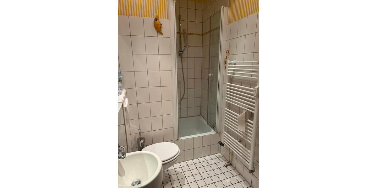 Erdgeschoßwohnung Bochum Bochum-Südwest - 1 Zimmer, 18 m&sup2;, 300&euro; | Angebot:25632978