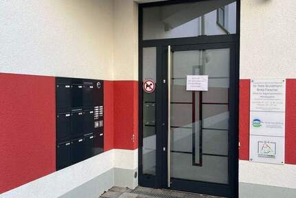 Attraktive GewerbeImmobilie zur Vermietung in Hagen - Moderne Bürofläche in Top-Lage mit Aufzug und Stellplatz!