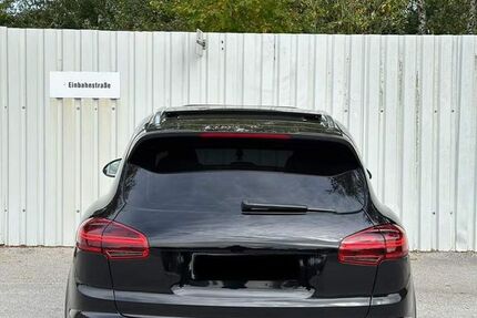 Porsche Cayenne 213.248 km 27.200 € Gelsenkirchen 45879