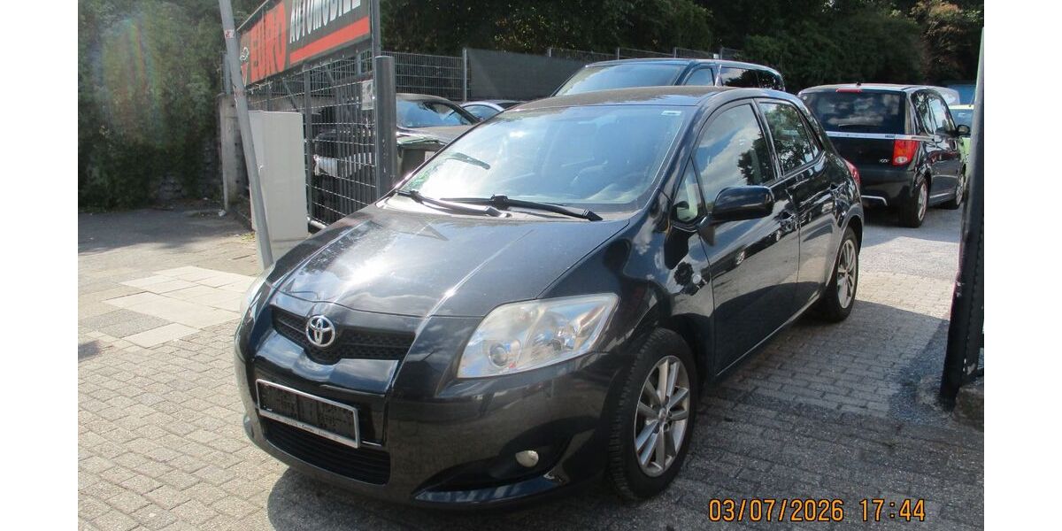 Toyota Auris 148.000 km 4.450 &euro; Oberhausen 46149