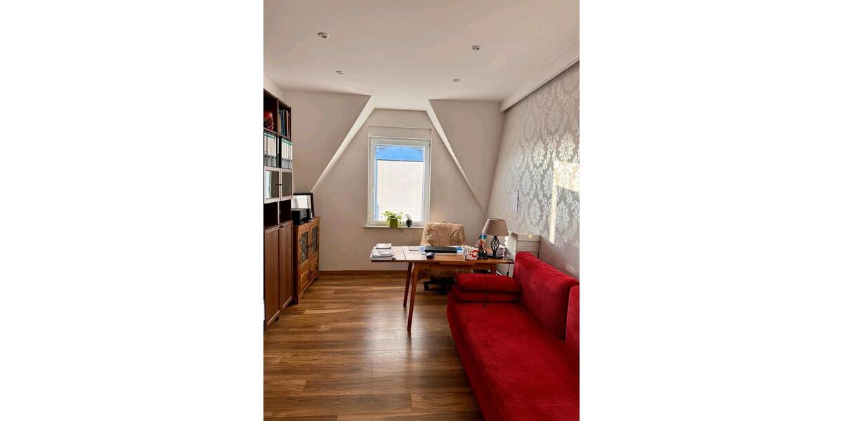 Dachgeschoßwohnung Wuppertal Sedansberg - 4 Zimmer, 100 m&sup2;, 850&euro; | Angebot:25370624