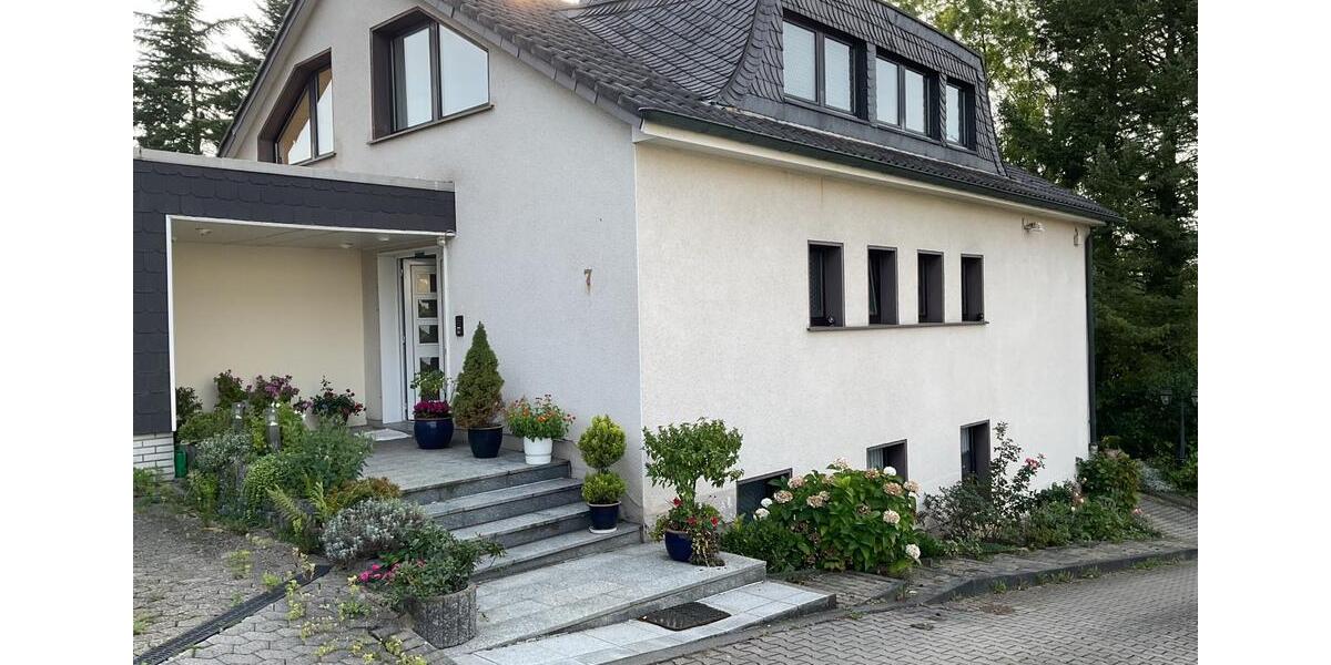 Dachgeschoßwohnung Heiligenhaus - 3 Zimmer, 106 m&sup2;, 900&euro; | Angebot:25182277
