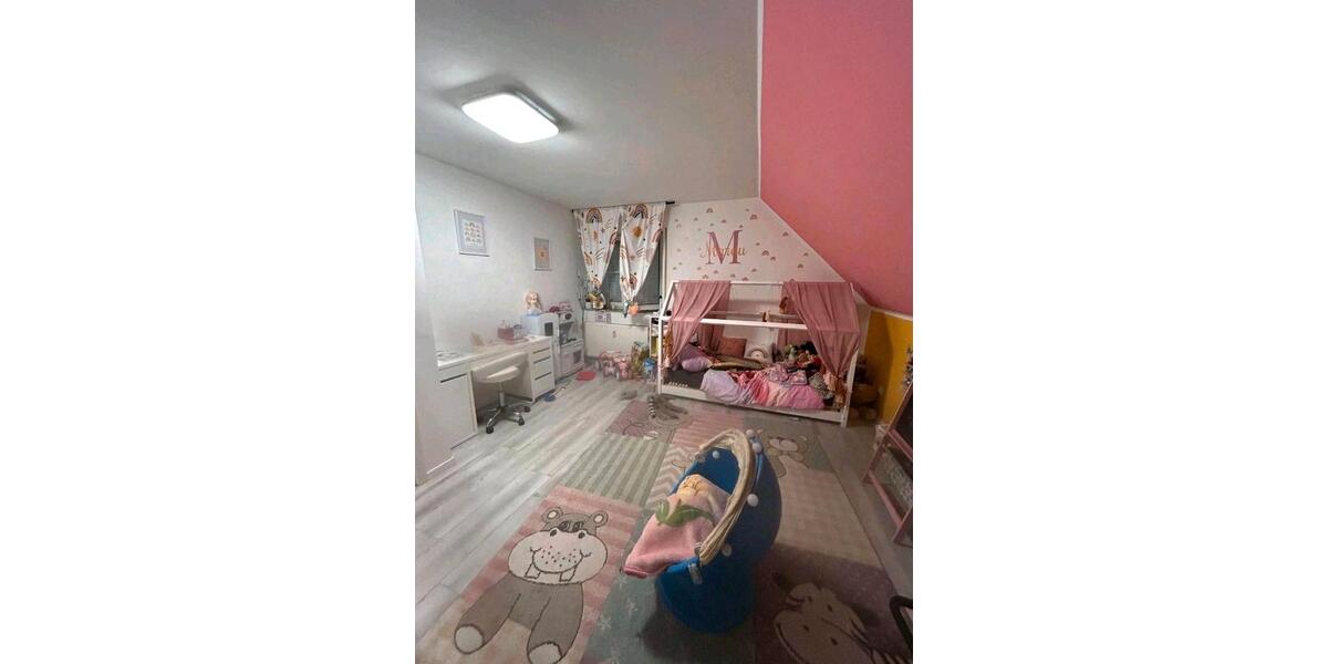 Dachgeschoßwohnung Dortmund Brackel - 3.5 Zimmer, 95 m&sup2;, 1.300&euro; | Angebot:26432429