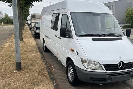 Mercedes-Benz Sprinter 218.000 km 3.950 &euro; Essen 45356