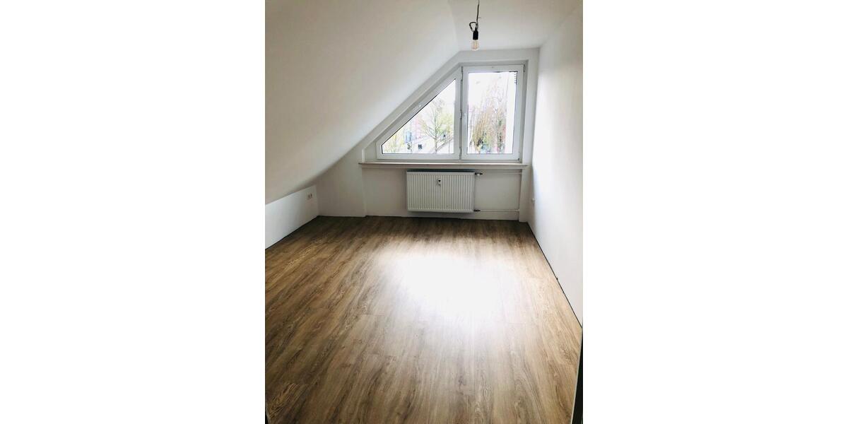 Dachgeschoßwohnung Dortmund Eving - 4 Zimmer, 115 m&sup2;, 1.100&euro; | Angebot:27580153