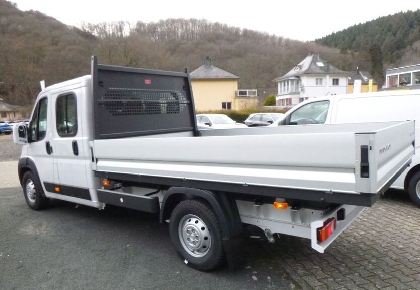 Peugeot Boxer 50.282 km 18.277 € Duisburg 47058