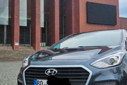 Hyundai i30 102.000 km 9.999 &euro; Bochum 44805