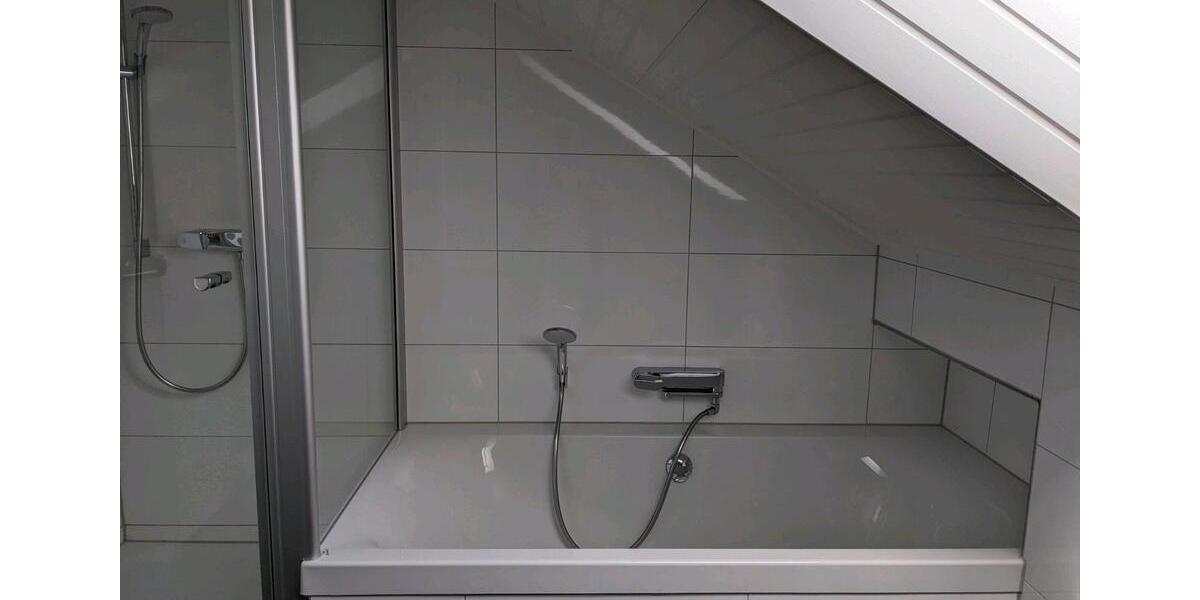 Dachgeschoßwohnung Dortmund Aplerbeck - 2.5 Zimmer, 100 m&sup2;, 900&euro; | Angebot:27552015