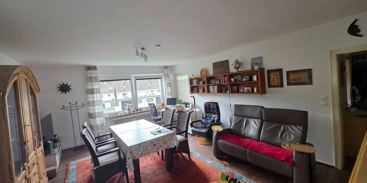 Großzügig geschnittene Wohnung in Velbert Neviges 3 zimmer