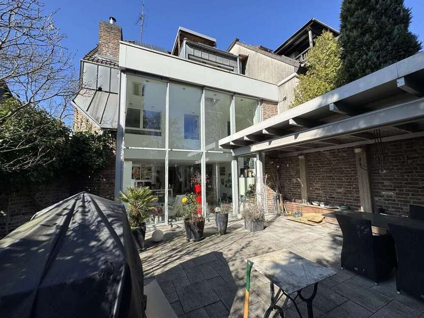 Haus zum Kaufen in Oberhausen 849.000 € 227.13 m²